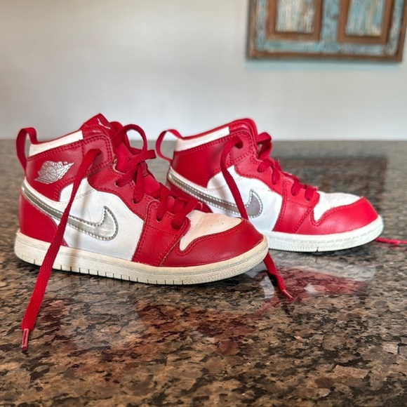 Nike air Jordan 1 retro Red and White High-Top Sneakers EUC 10C - Picture 1 of 11